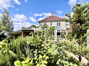 Rear- click for photo gallery